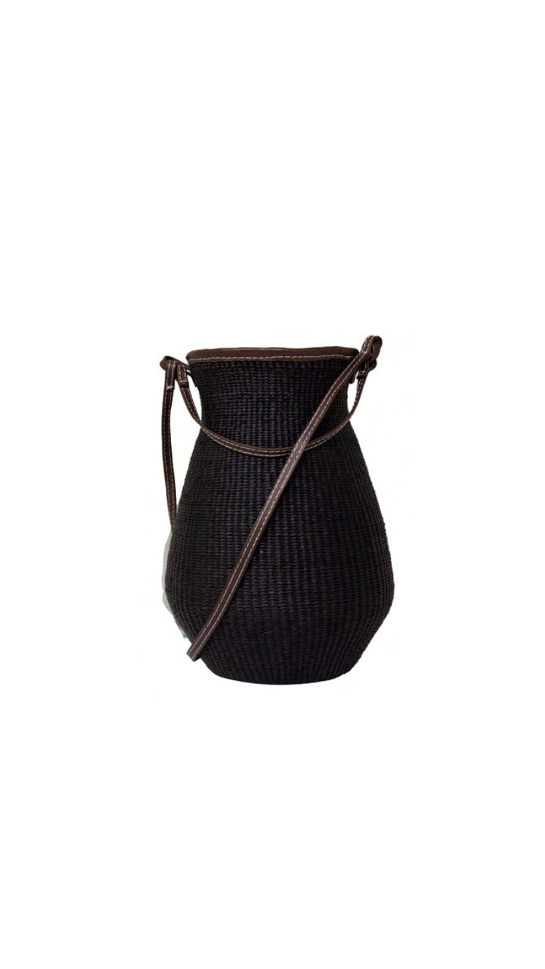 El Cantaro Woven Straw Medium Bucket