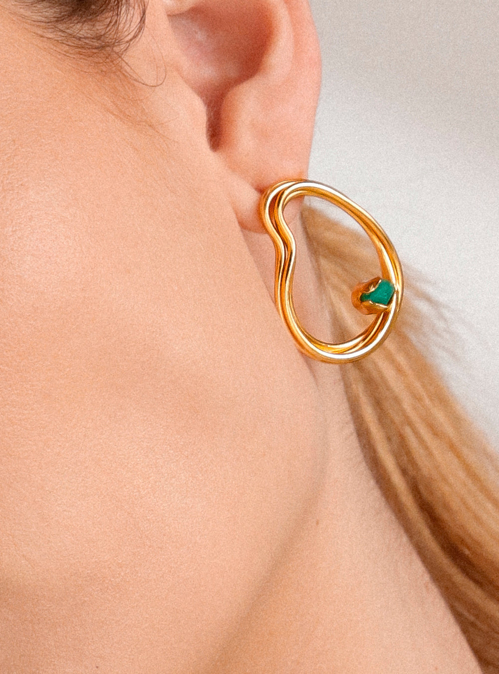 Mini Providencia Esmeralda Earrings