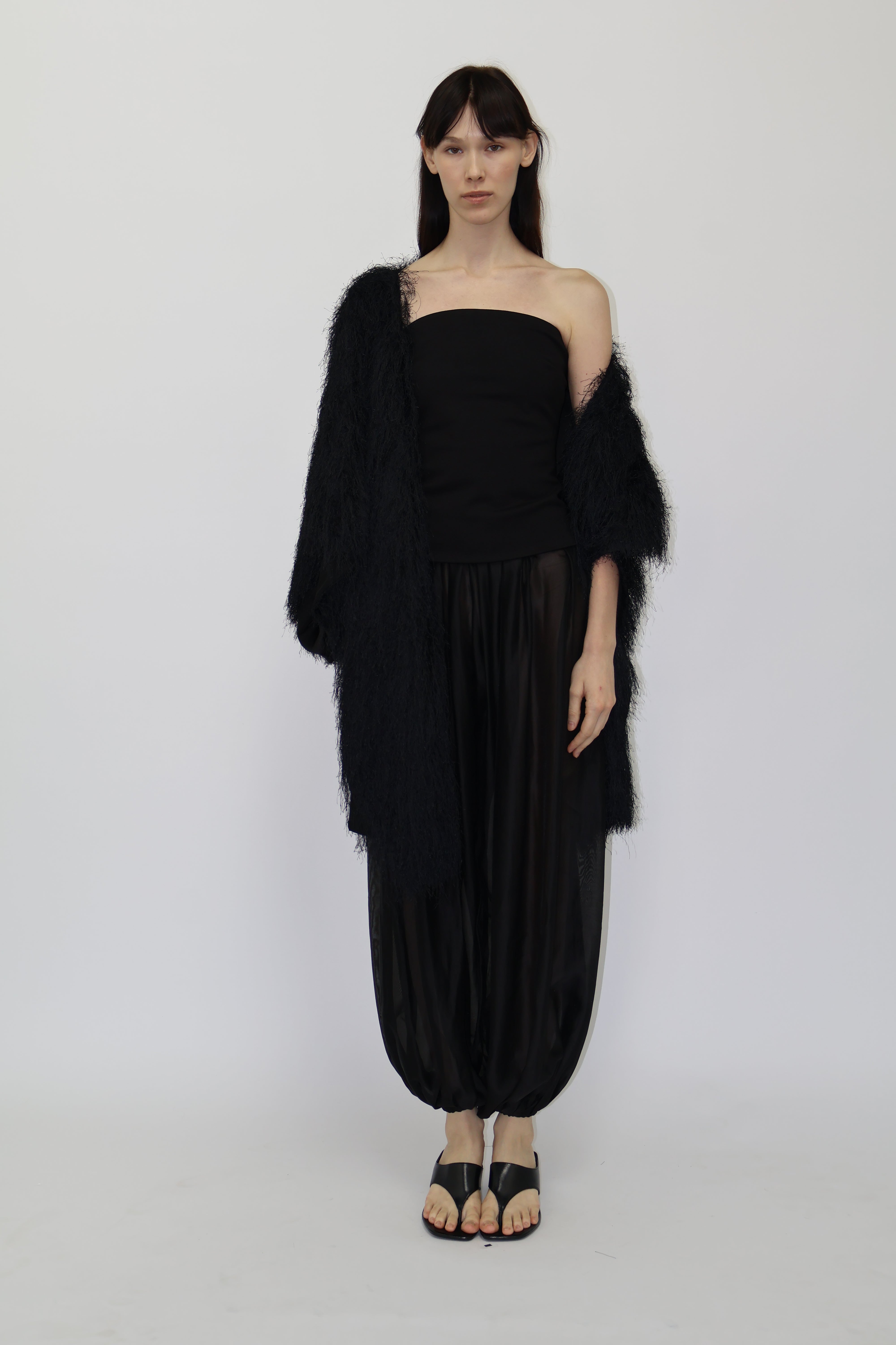 Lili Cape in black