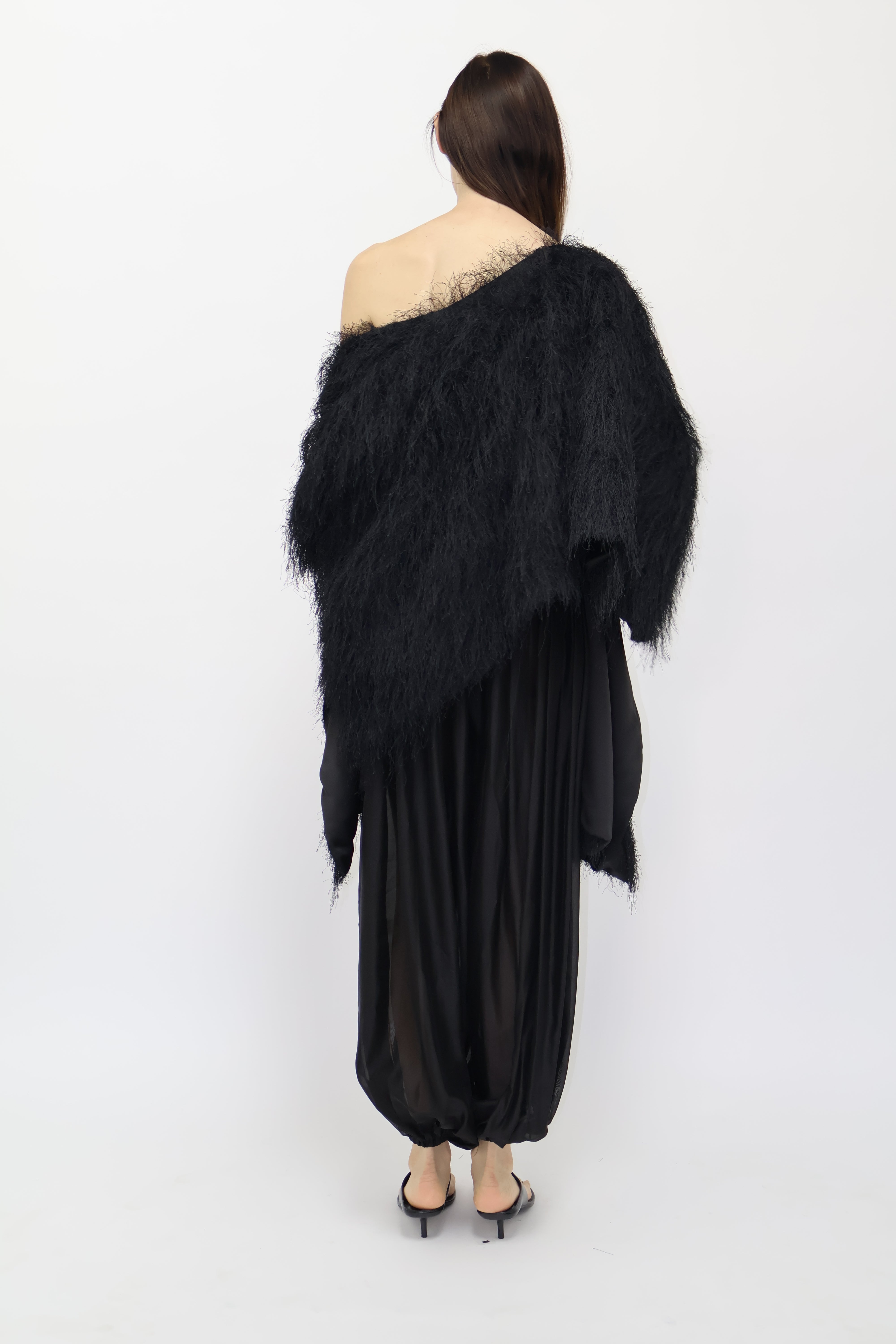Lili Cape in black