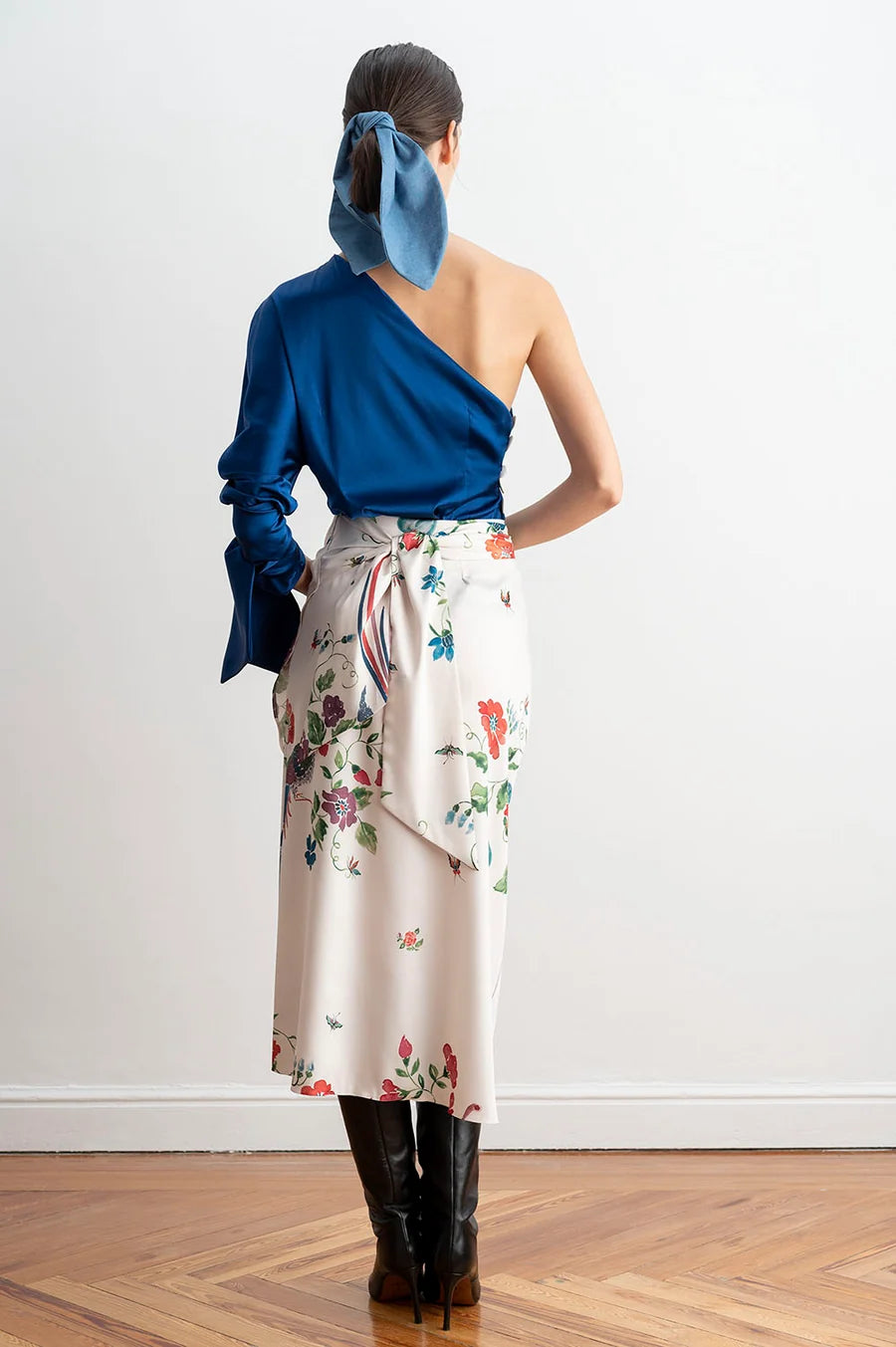 Blusa Drapeada Asimétrica Azul